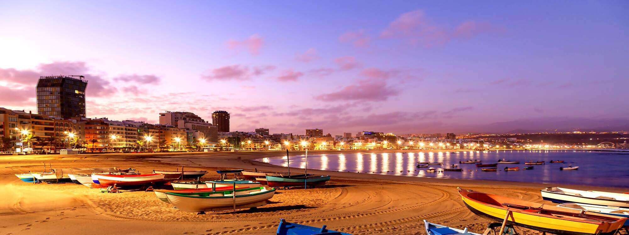 Sonnenaufgang am Strand von Las Canteras in Las Palmas auf Gran Canaria